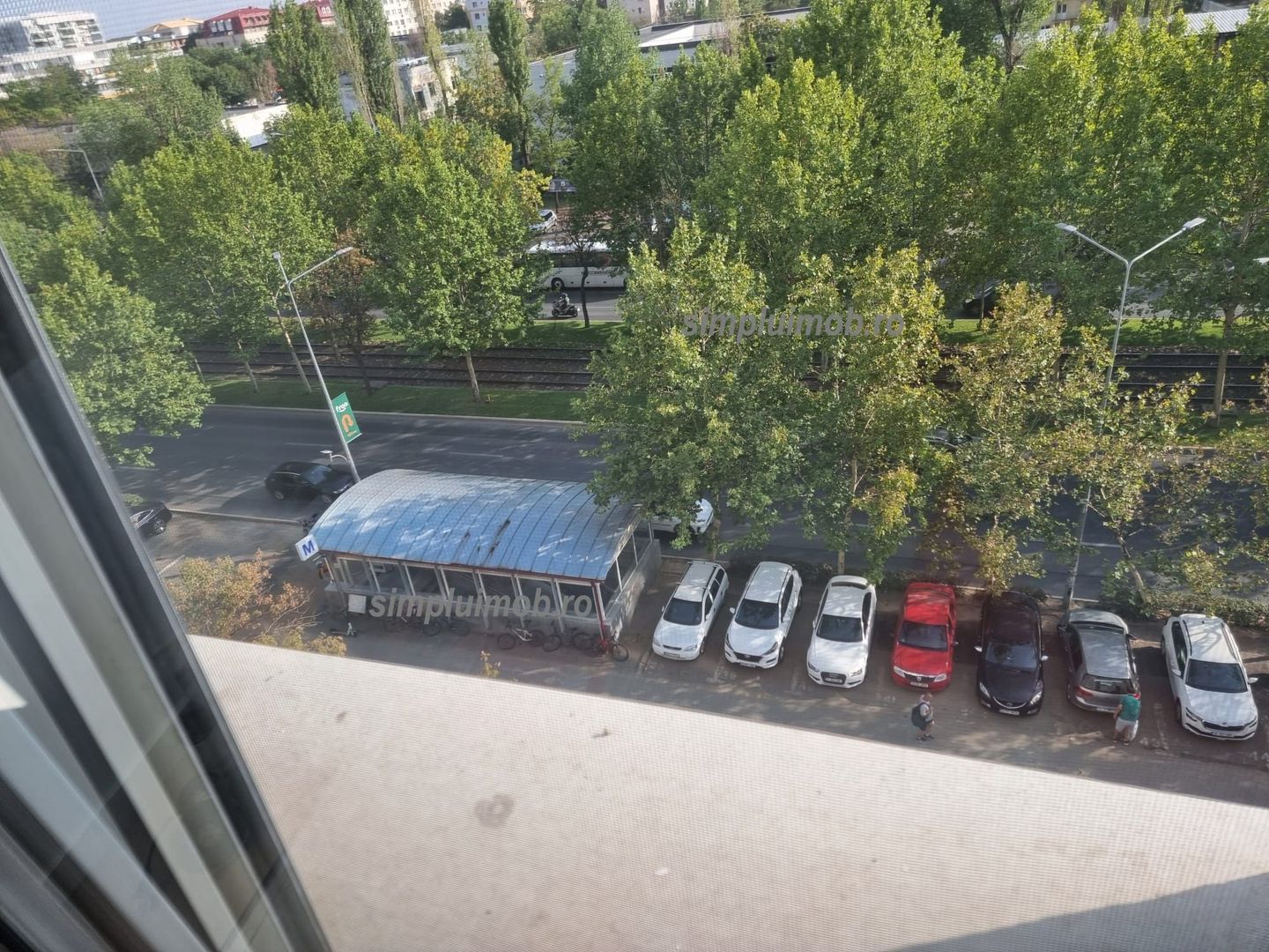 2 camere Metrou Titan Renovat - Poză 1