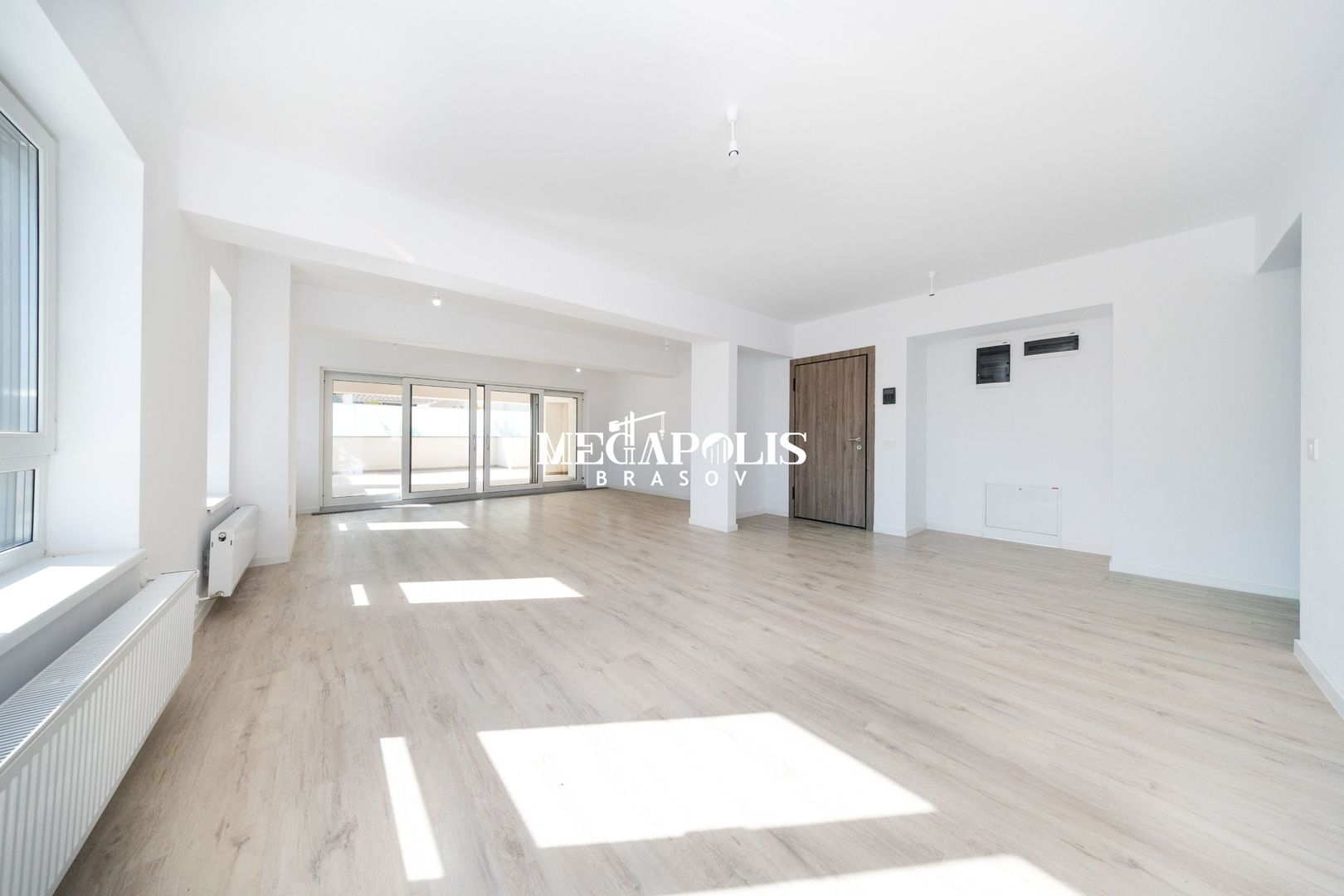 Penthouse 4 camere, 131 mp, panoramă munți și Tâmpa - Poză 1