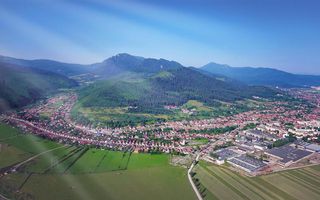 Teren intravilan, platou, vedere superba, ideal constructie casa de vacanta - Poză 1