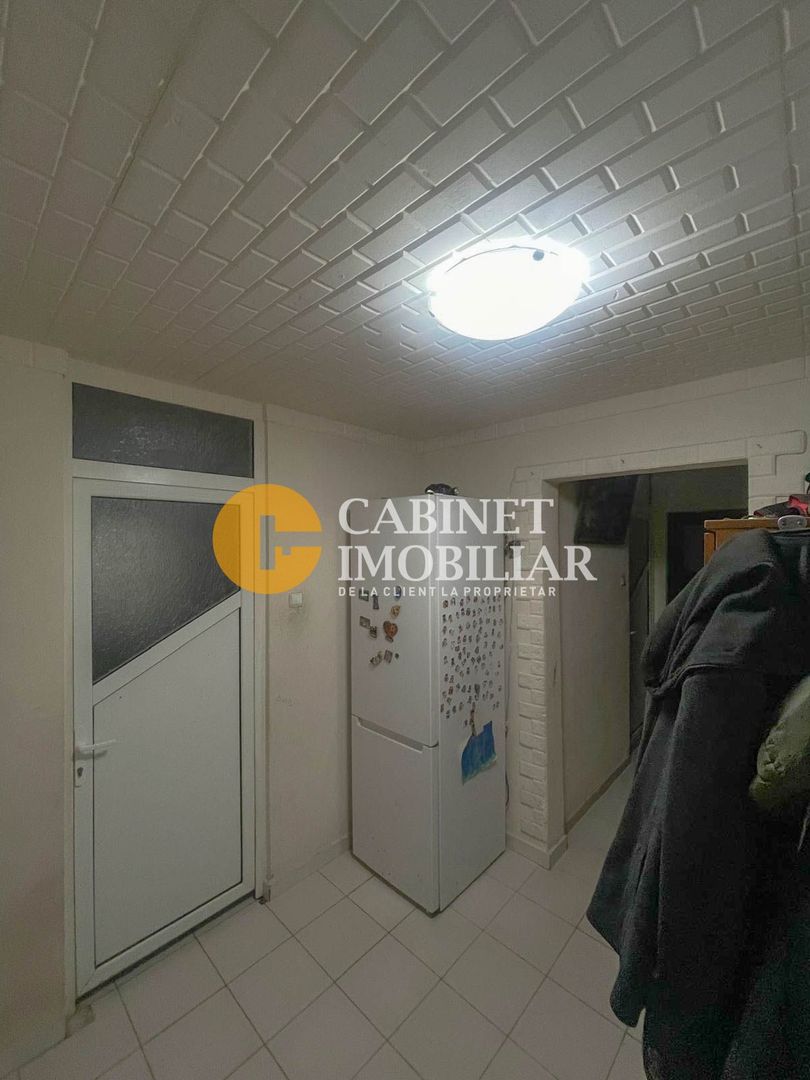 Apartament 4 camere decomandat - Poză 10