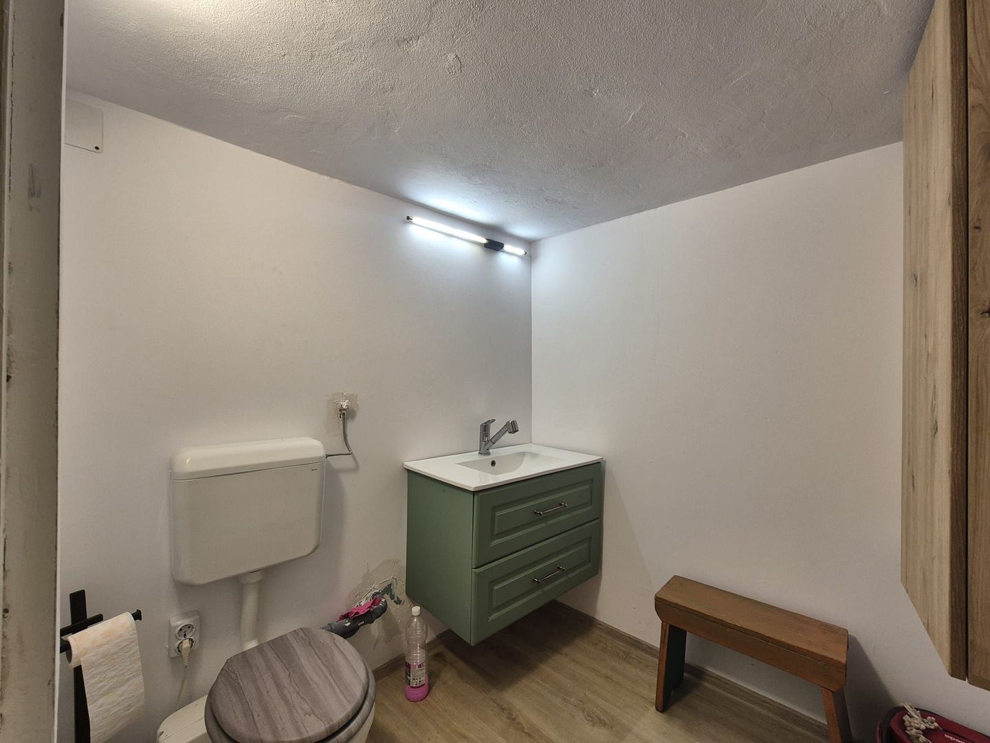 Piața de Miercuri, casă singură în curte, renovată 2025 - Poză 15