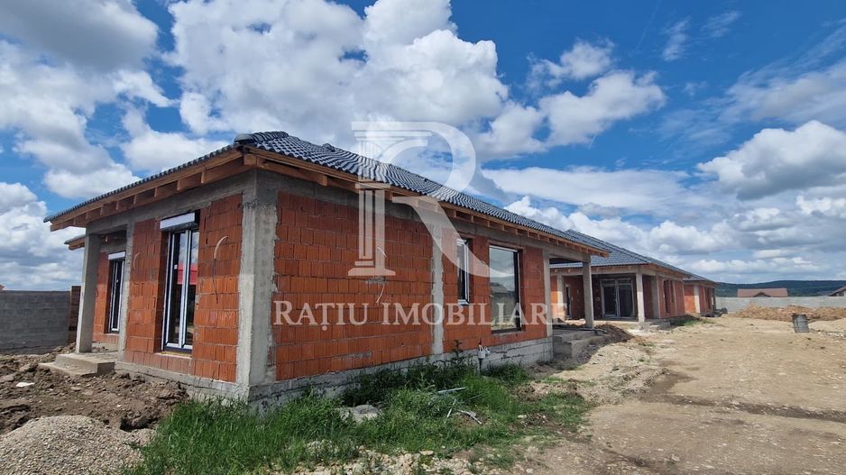 Casa de vanzare cu 4 camere | Osorhei | Bihor - Poză 1