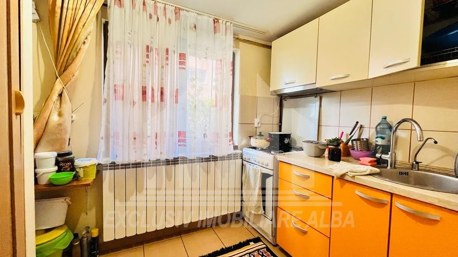 Apartament 2 camere Cetate cu gradina - Poză 4