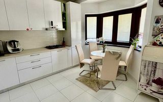 De vânzare casă înșiruită/ zona Sanpetru - Poză 6