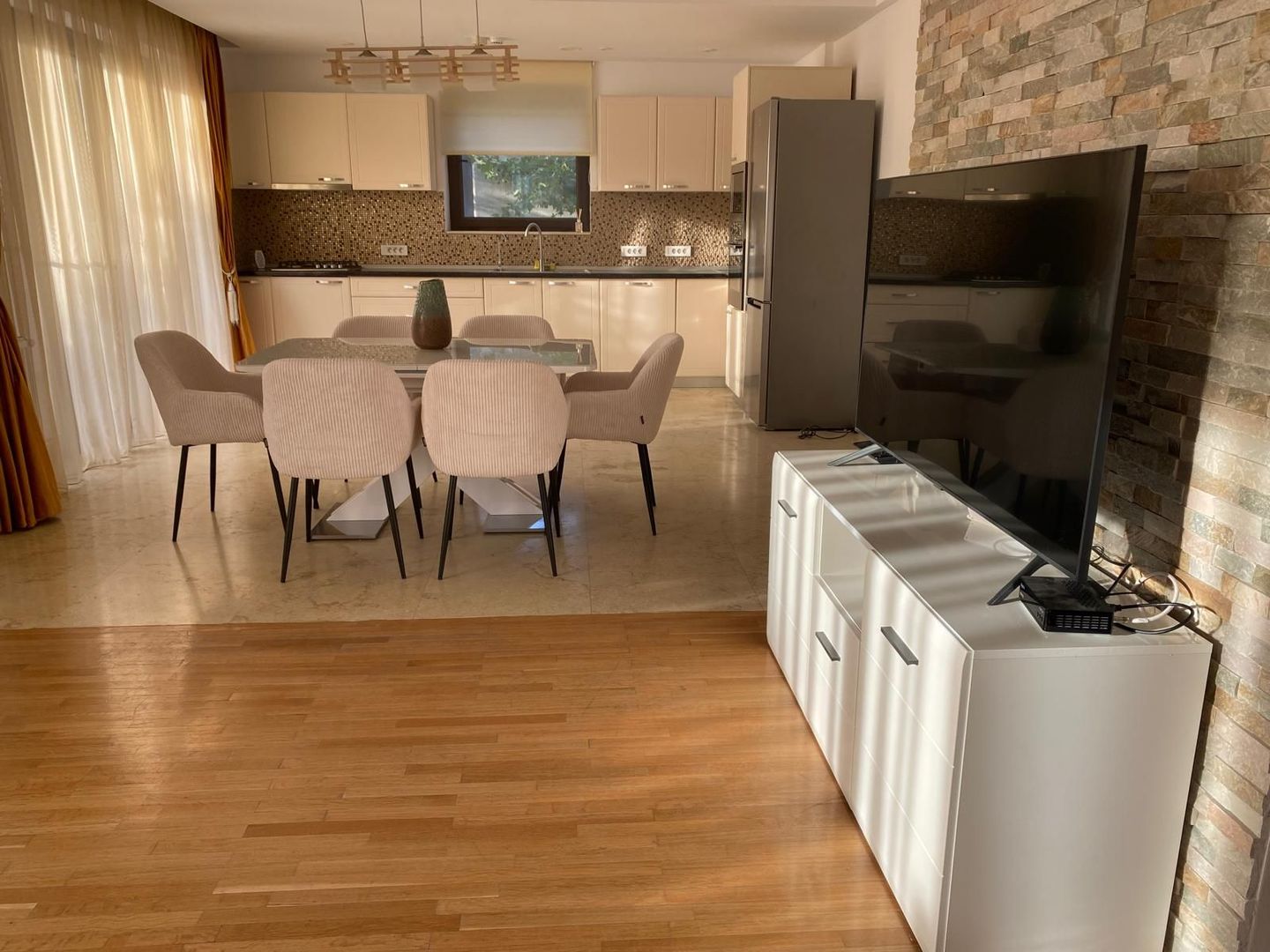 Vilă Elegantă || 5 camere || Oxford Gardens - Poză 4