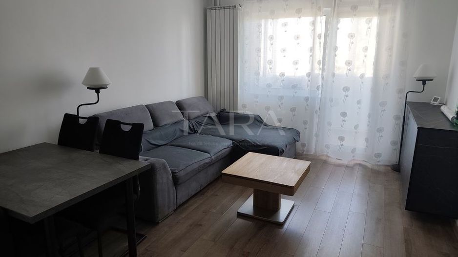 Apartament cu 4 camere, 70 mp, 3 dormitoare, 2 balcoane, La Terenuri. - Poză 1