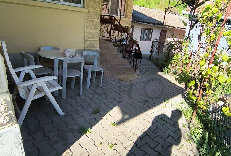 Casă de vânzare în Porumbeni – liniște, natură și confort, la doar ~20 minute de Târgu Mureș - Poză 8