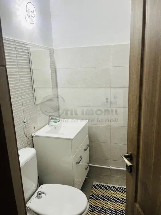 Apartament 3 camere Podul de Fier 700 Euro - Poză 8