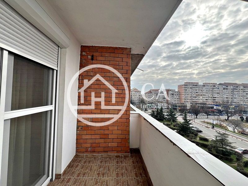 Apartament de vânzare cu 3 camere în zona Rogerius, Oradea - Poză 14