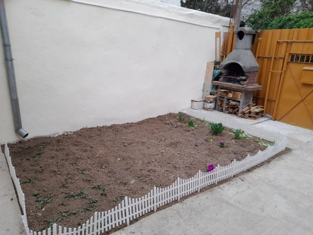 Dristor, Piata Ramnicu Sarat, casa - Poză 2