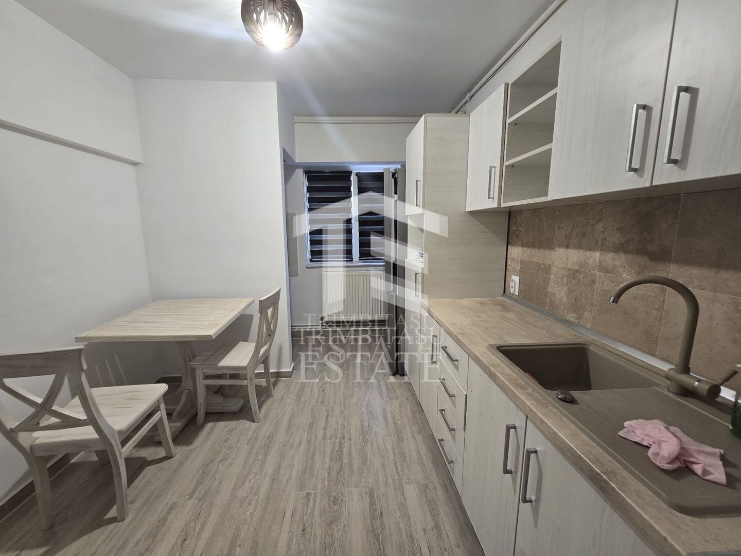 CASA DE CULTURA-Apartament 3 camere de inchiriat. - Poză 2
