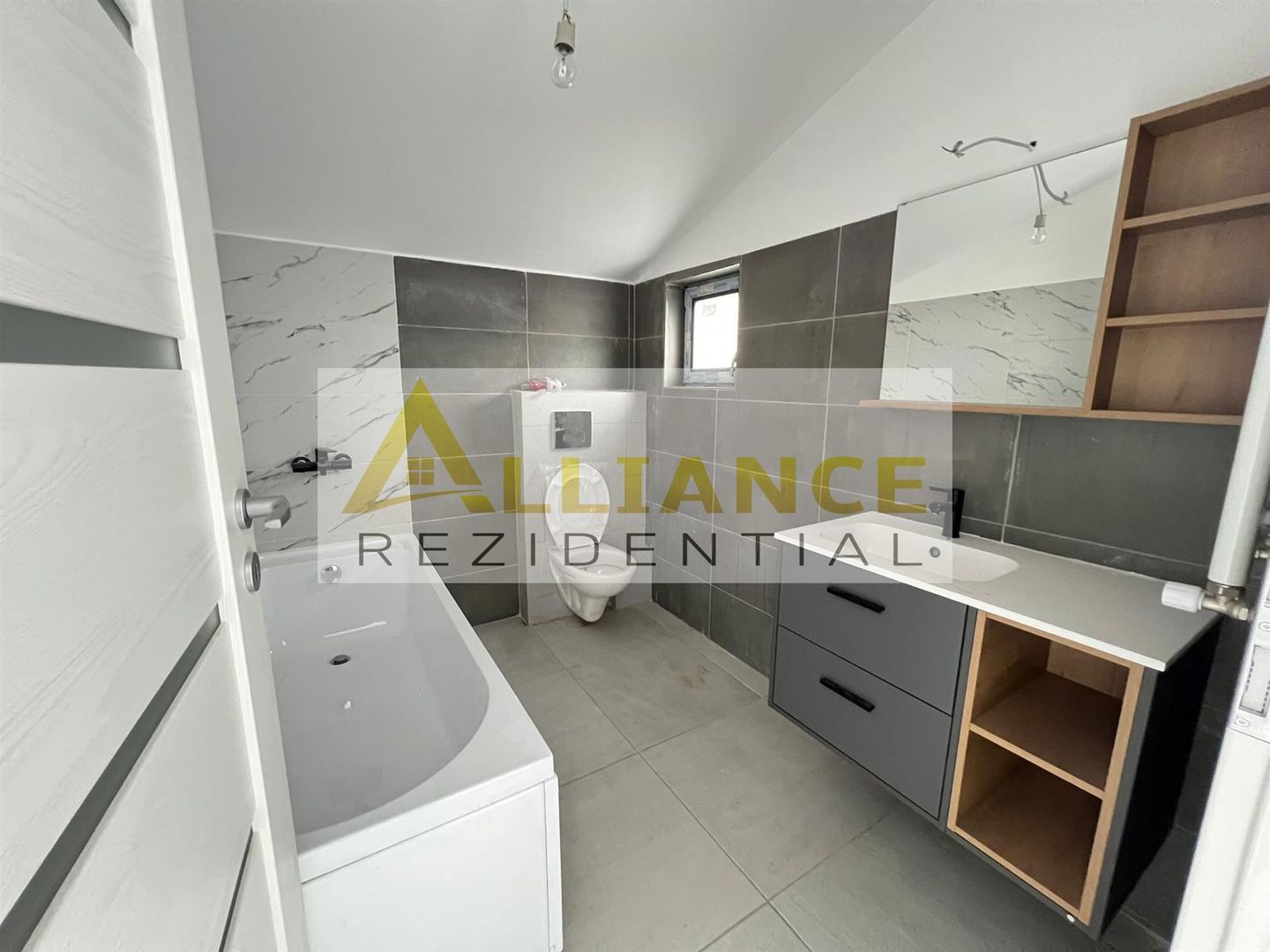 Casa Individuala P+M - 4 camere - Pompa de Caldura-Panouri Solare - Poză 19