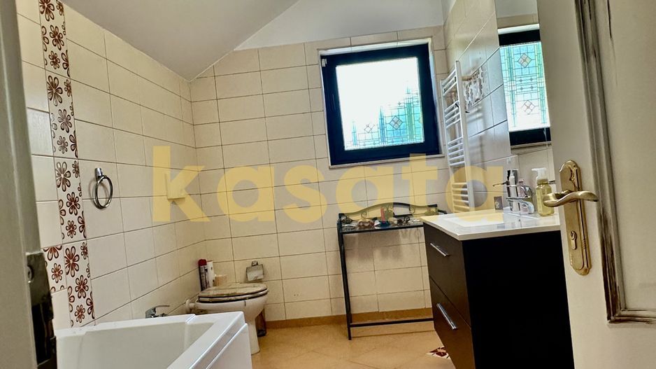 Vila care redefinește echilibrul între rafinament, spațiu și liniște - Poză 65