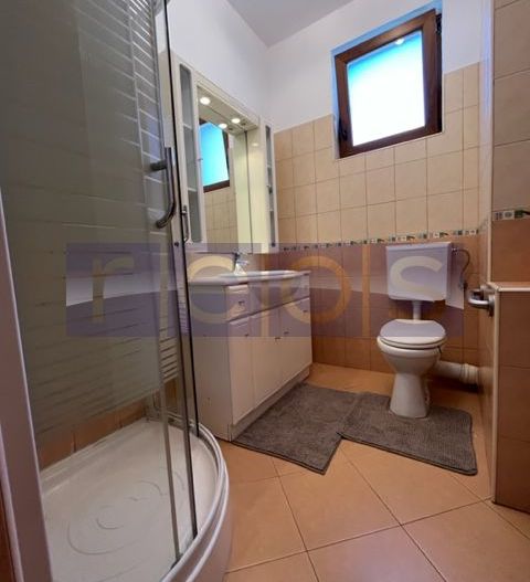 Vila spatioasa 6 dormitoare | gradina | Garaj - Poză 17