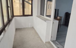 Garsonieră spațioasă de vanzare | centrala proprie | vedere superba. - Poză 5