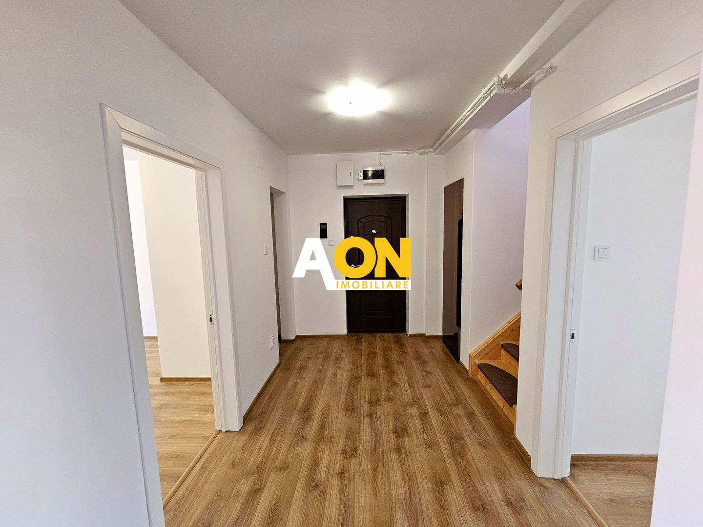 Penthouse 4 camere, 100 mp utili + terasa 83 mp + boxa 21 mp, Centru - Poză 3