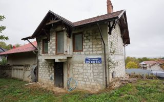 Vânzare , casă 3 camere, amplasat pe strada Spâncenoaia, Centru - Poză 1