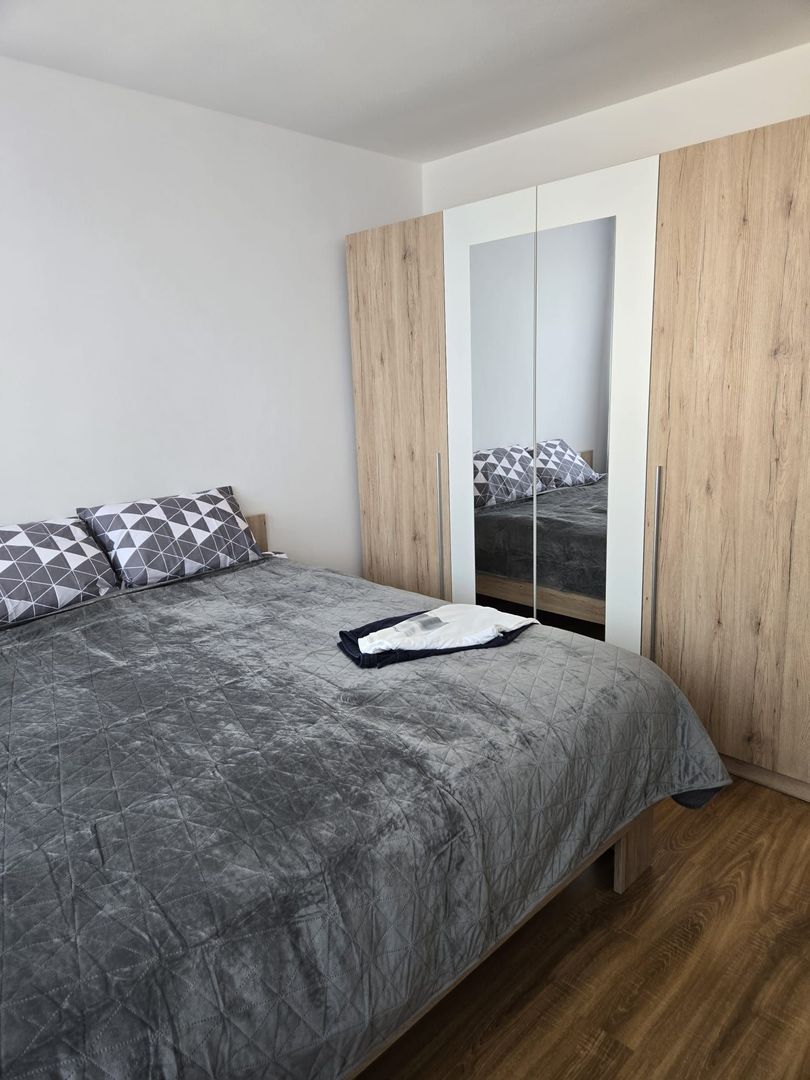 Închiriez apartament 2 camere zona- Metrou Eroii Revoluției - Poză 3