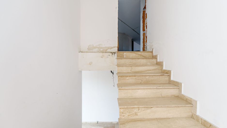 Clădire comercială în zona Grădiște. - Poză 31