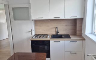 Garsoniera cu suprafata de 45mp,in zona centrala - Poză 1