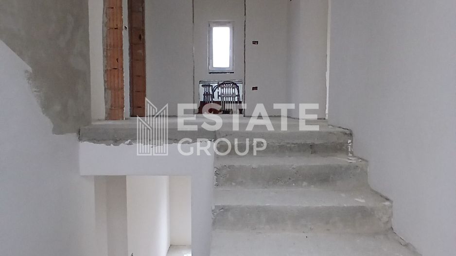 Duplex cu 5 camere despartit prin camera tehnica in Dumbravita - Poză 1