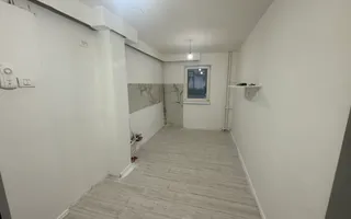 4 decomandate, parter, bilateral, Valea Rosie - 124.500 - Poză 12