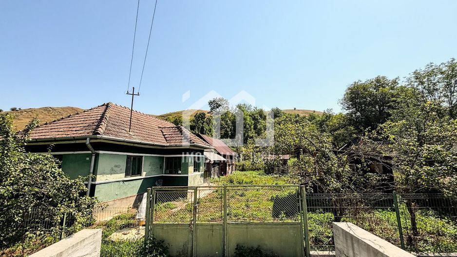 Casa individuala 2 camere,  60mp, 1280mp teren, zona linistita Visea - Poză 1