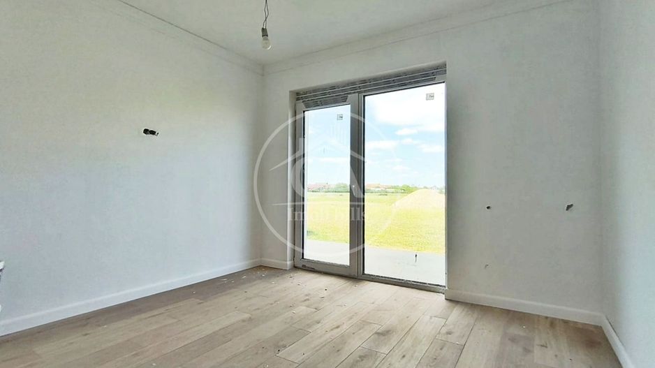 Apartament la casă de vanzare cu 2 camere si curte, Santandrei, Bihor - Poză 5
