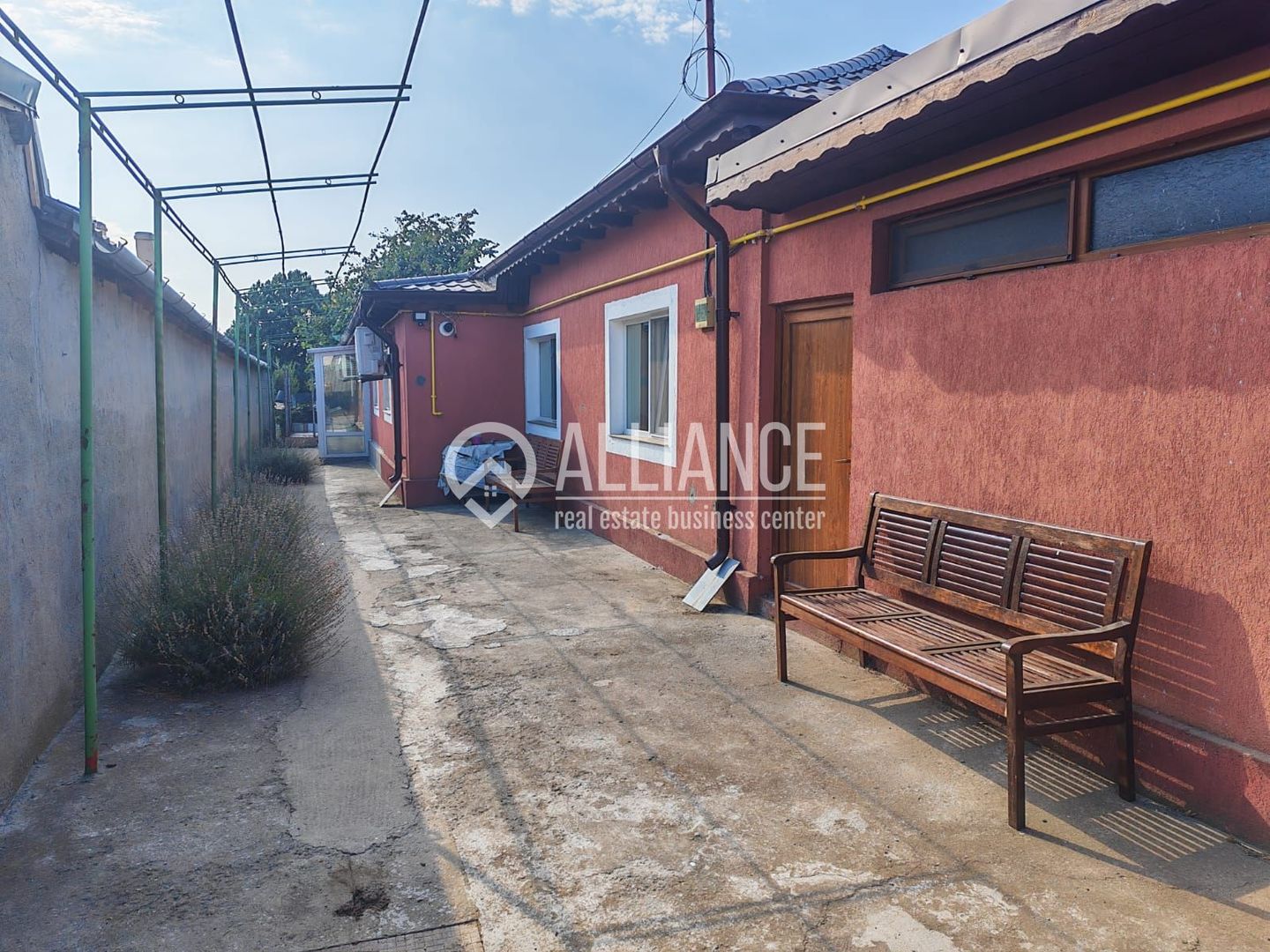 OVIDIU (Cod 01) Casa eleganta complet mobilata „la cheie” - Poză 2