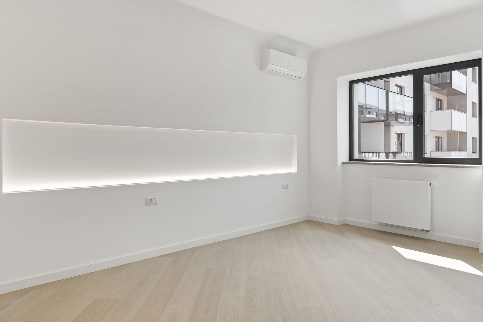 Vânzare apartament 3 camere, 77mp | Nemobilat - Poză 1