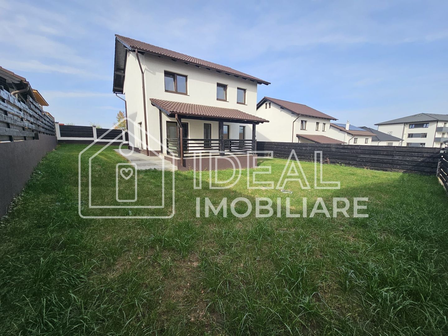 Casa Individuala cu 4 camere si garaj, in zona Lidl Selimbar - Poză 4