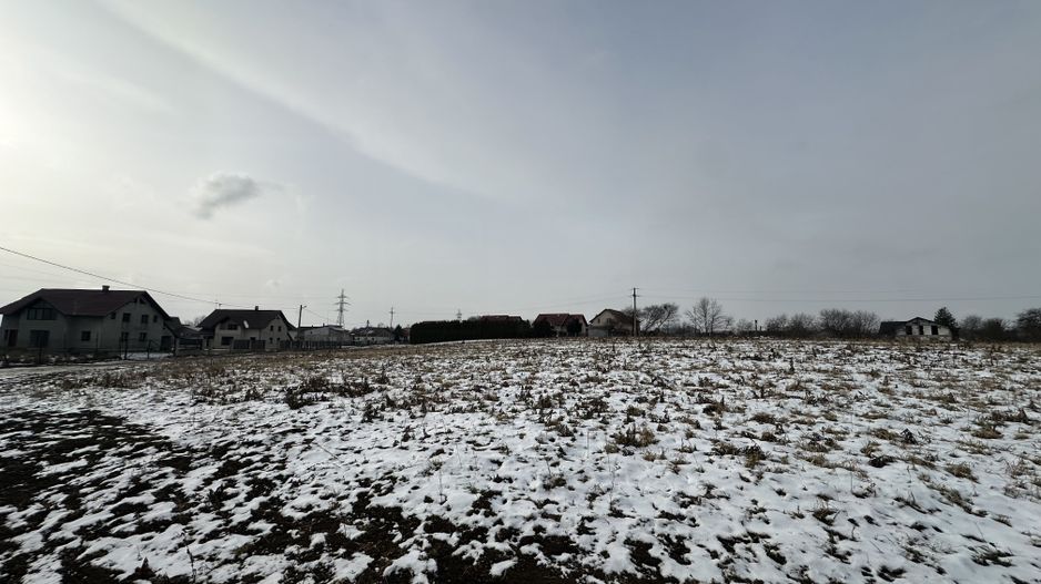 Teren intravilan | 61 ari | Parcelabil | Radauti - Poză 3