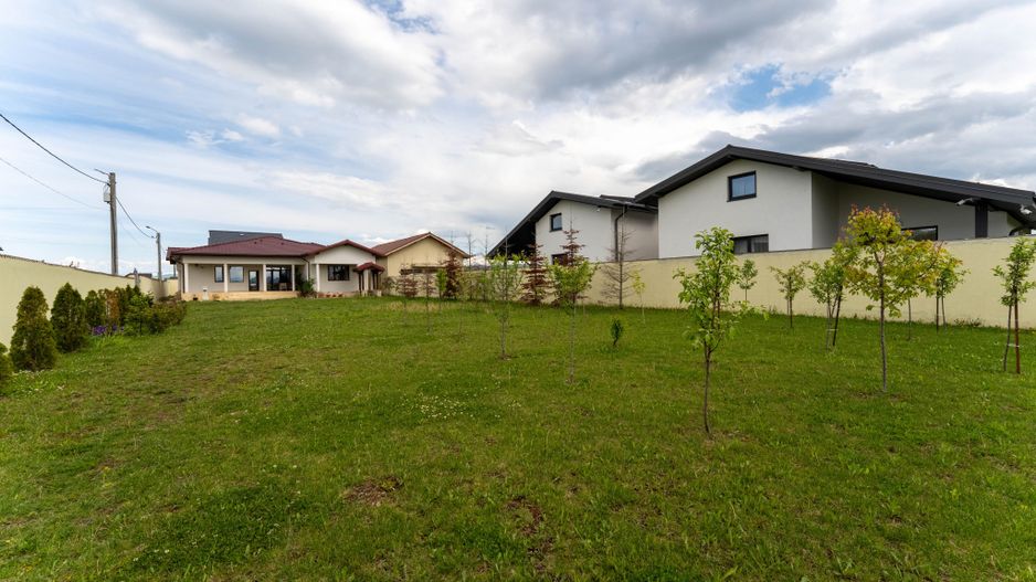 Reședință premium cu panoramă spectaculoasă si teren generos - Poză 2