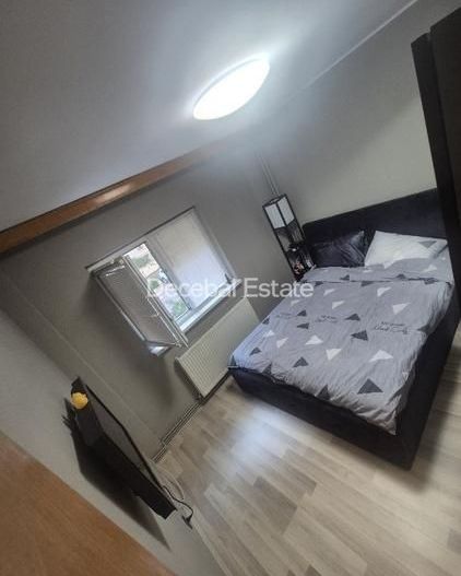 Apartament 3 camere 67 mp 1978 decomandat Titan - Poză 1