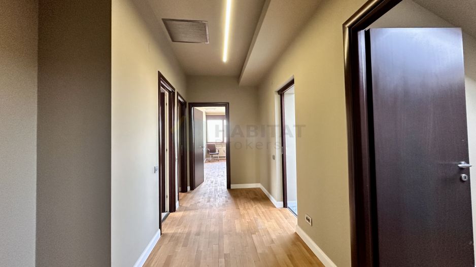 Spațiu office premium, discret - Poză 19