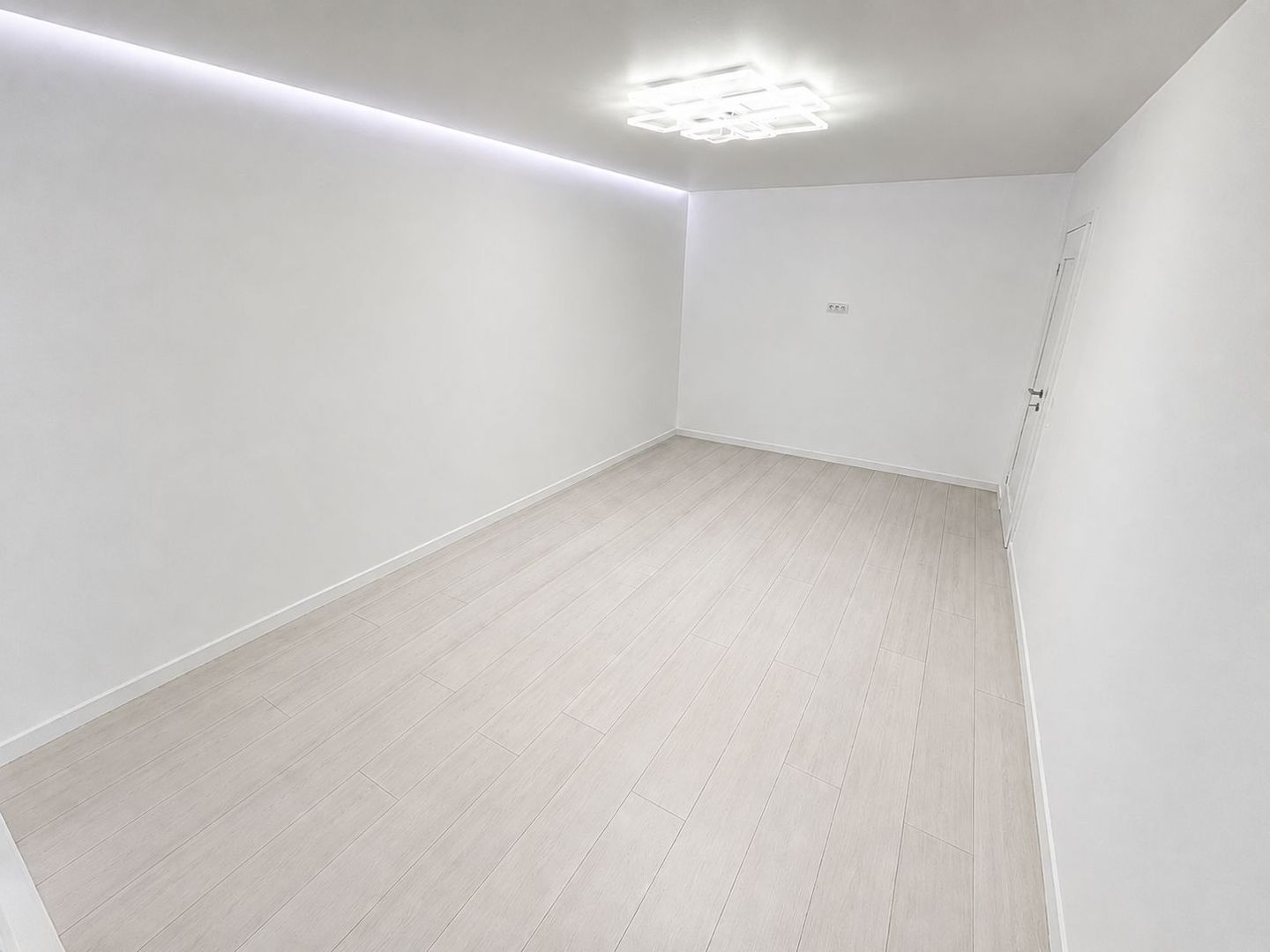 De vanzare Garsonieră LUX Gorjului/Păcii/Centrala Proprie A274 - Poză 4