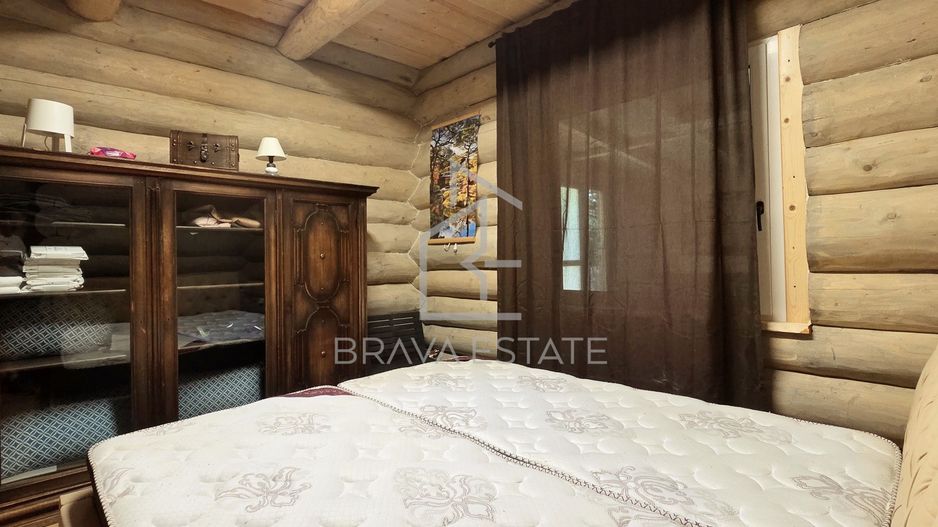 Cabană din lemn rotund, 210mp, ciubăr, jacuzzi, foișor, localitatea Băișoara - Poză 10