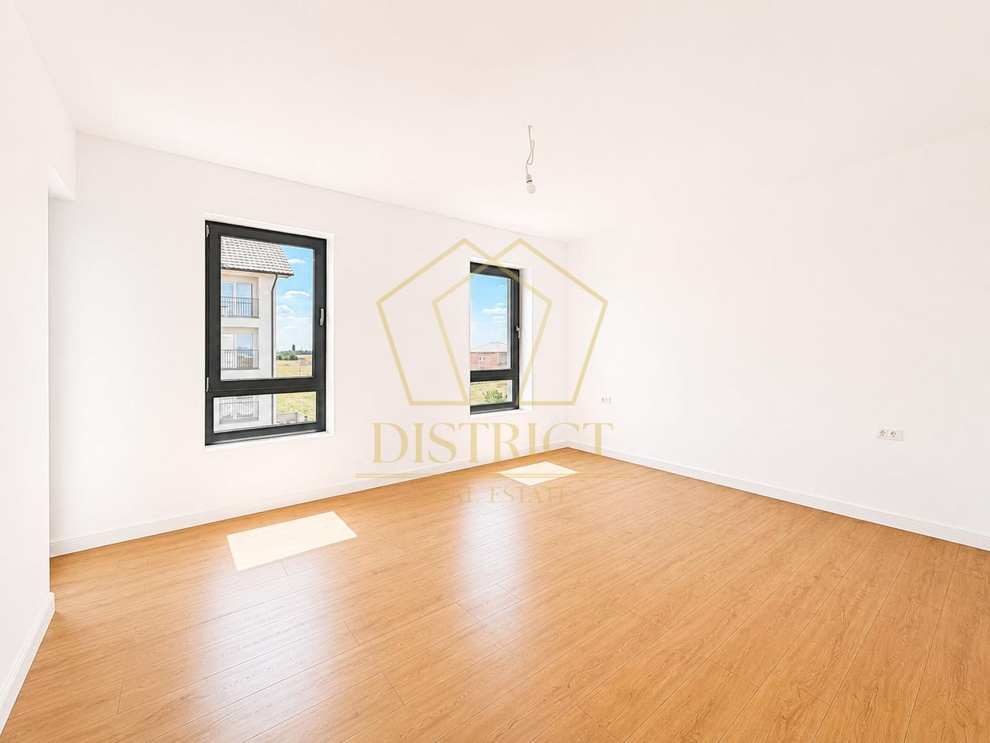 COMISION 0 | Apartament deosebit cu 4 camere | Torontalului - Poză 10
