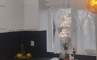 Apartament deosebit cu 3 camere decomandate, zona Campului. - Poză 1