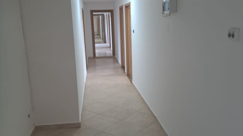 Etaj de inchiriat/ camere+ bai/bucatarie/spalatorie - Poză 3