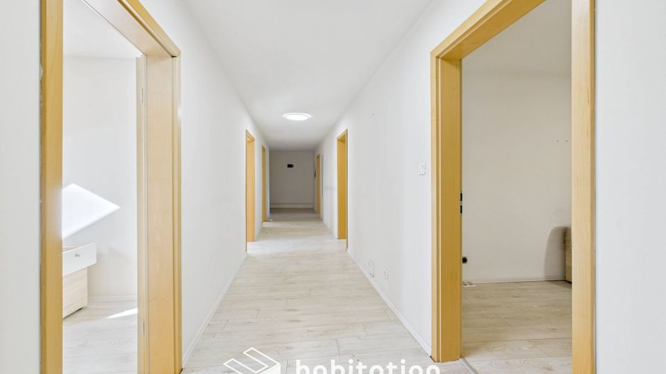 Casă de vânzare în zona Lunei – ideală pentru locuit sau investiție! - Poză 19