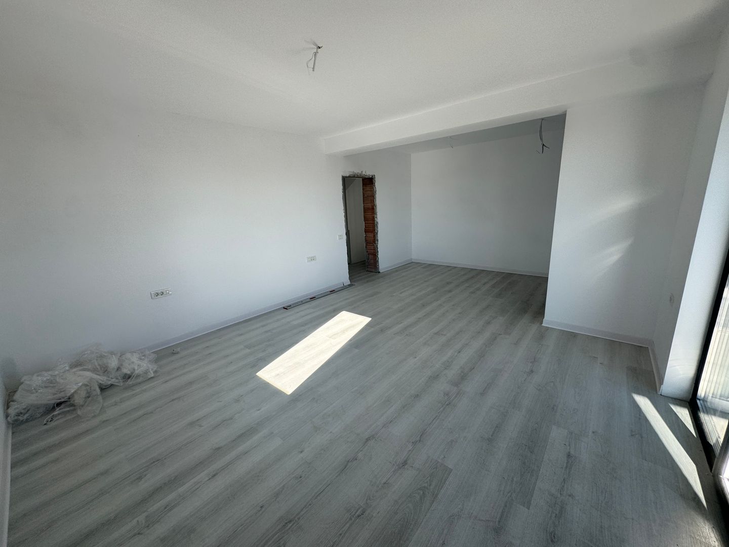 Vila 5 camere Otopeni Central-bucatarie si finisaje incluse - Poză 18