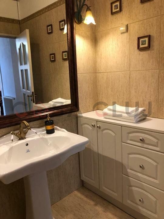 Apartament în vilă, zonă centrală, parcare - Poză 7