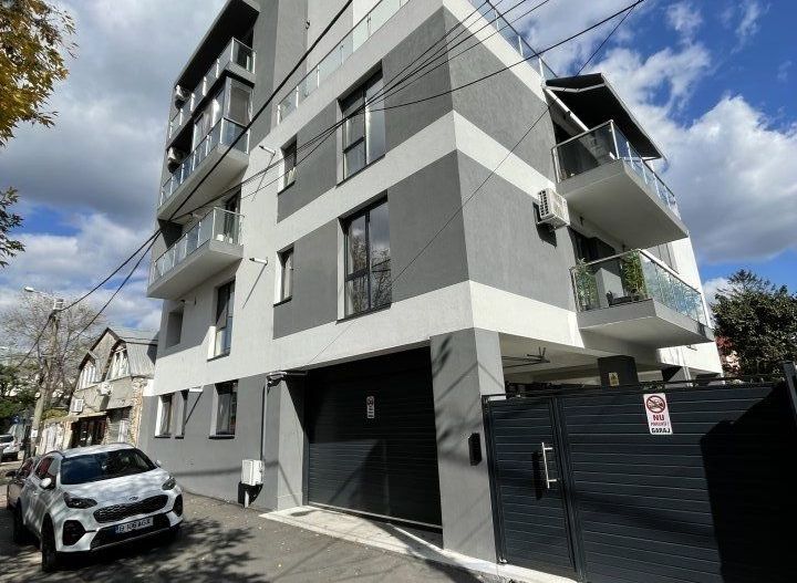 3 camere + curte + parcare bloc nou  Crangasi - Poză 1