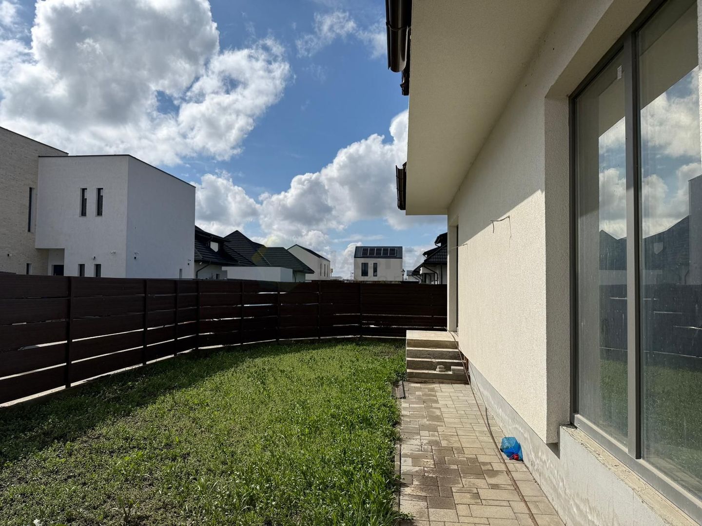 Casă individuală modernă de vânzare – Tunari | 0% comision | 350.000 € - Poză 3