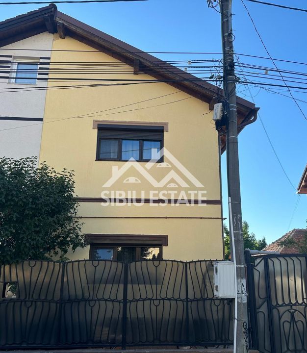 Casa tip duplex 5 camere 350 mp teren terasa cu zona gratar si pivnita - Poză 1