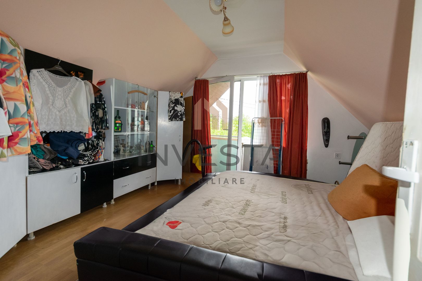 DE VANZARE CASA CU 4 CAMERE BUNA ZIUA - Poză 3