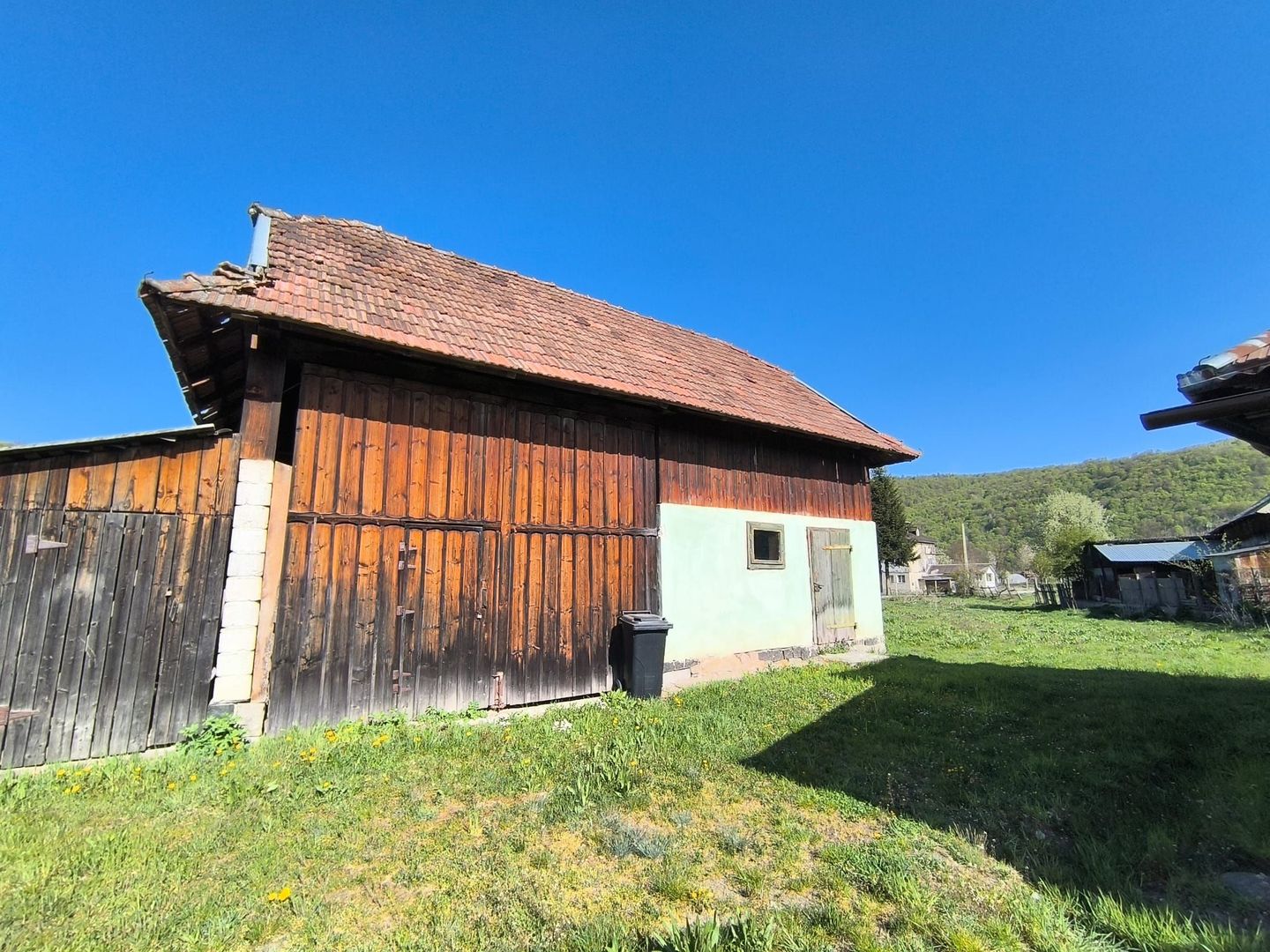 Casa cu sura de vanzare Valea Draganului - Poză 4