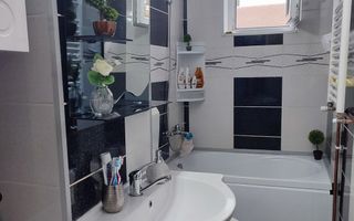 Apartament 3 camere, 60 mp, Spitalul Județean – renovat, COMISION 0% - Poză 3