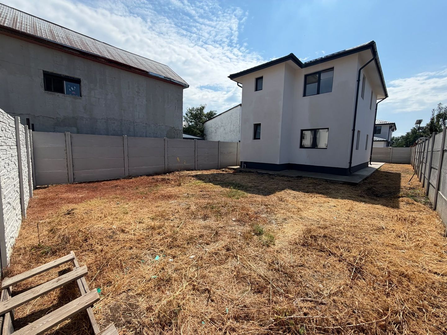 CASA INDIVIDUALA- TEREN 320 MP, MUTARE IMEDIATA, PARCARE, COMIS 0% - Poză 1